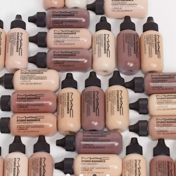 MAC Studio Radiance Face & Body Foundation W2 NIB Retail 42.00 - Picture 3 of 4